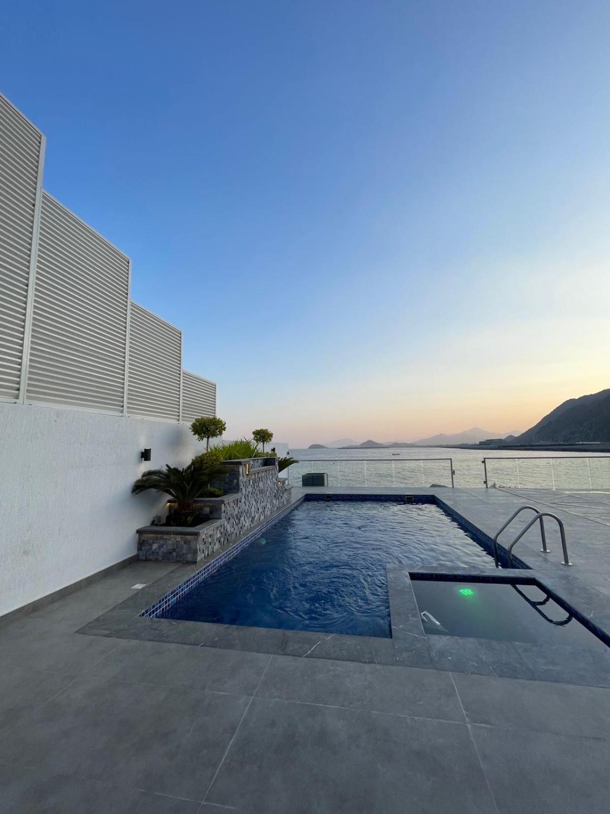 Villa Montagne 1 Luxury 4 Bedroom - Al Dana Island *